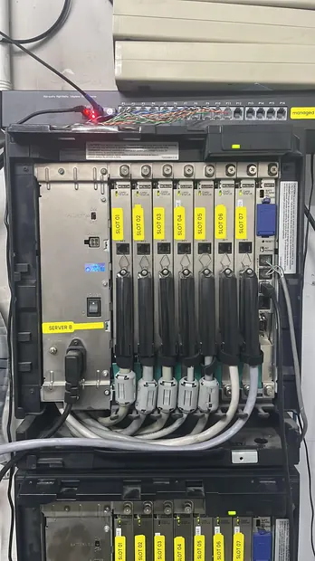 Server Box LSA di RS Ummi Bogor setelah terminasi ditata ulang dan diberi label