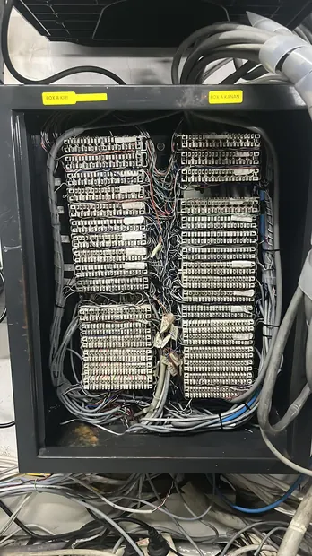 Server Box LSA di RS Ummi Bogor setelah terminasi ditata ulang dan diberi label