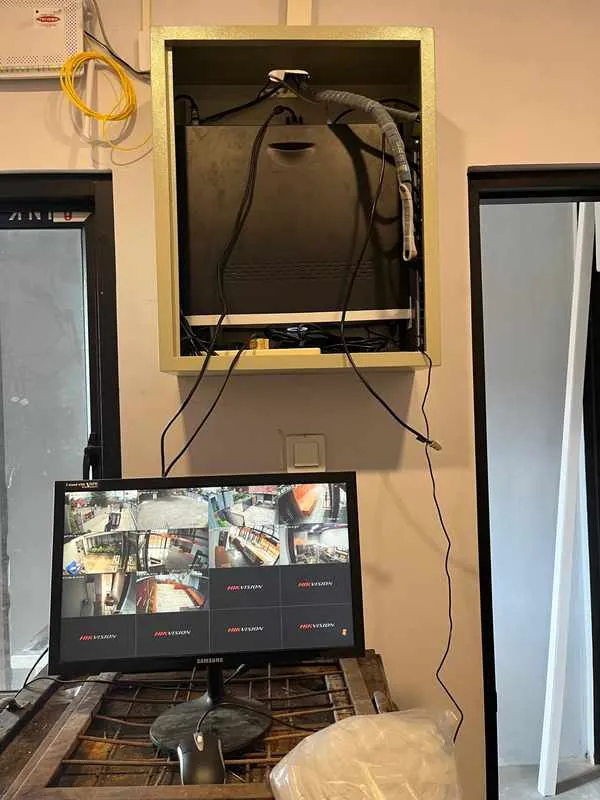 Perbaikan dan setup ulang sistem CCTV di Alfamart Sukamantri
